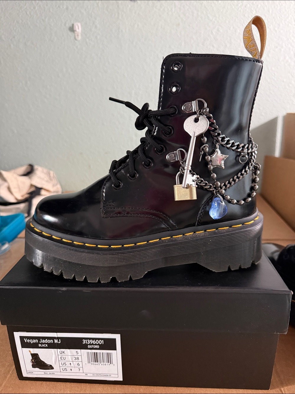 Vegan Jadon x Marc Jacobs - Picture 3 of 7